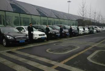成都自驾游 租 车、租 商务车、旅游 租 车、租 轿车 成都自驾游 租 车、租 商务车、旅游 租 车、租 轿车