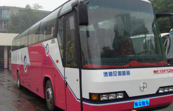 租车 成都租12-53座大巴中巴租赁带司机 包车机场接机送机 租车 成都租12-53座大巴中巴租赁带司机 包车机场接机送机